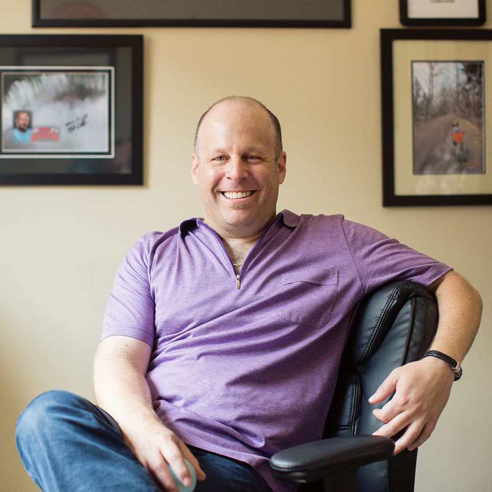 ‘Stay in contact with friends’: Therapist on COVID-19 pandemic